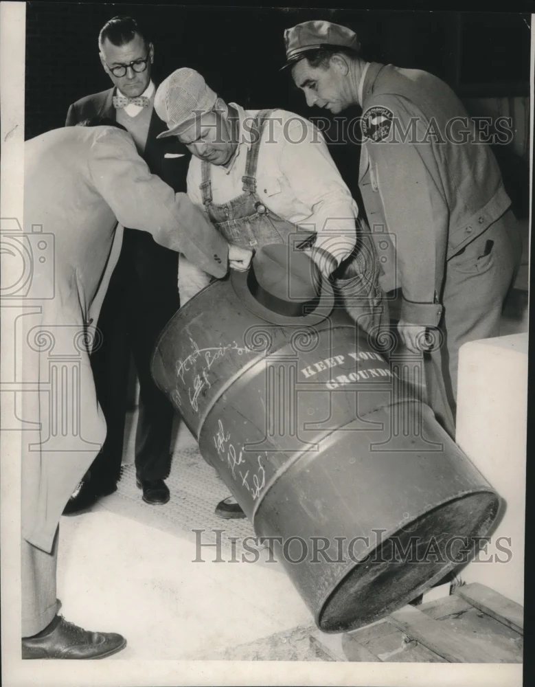 1957 Press Photo People looking in barrel at East Jefferson High School, N.O.