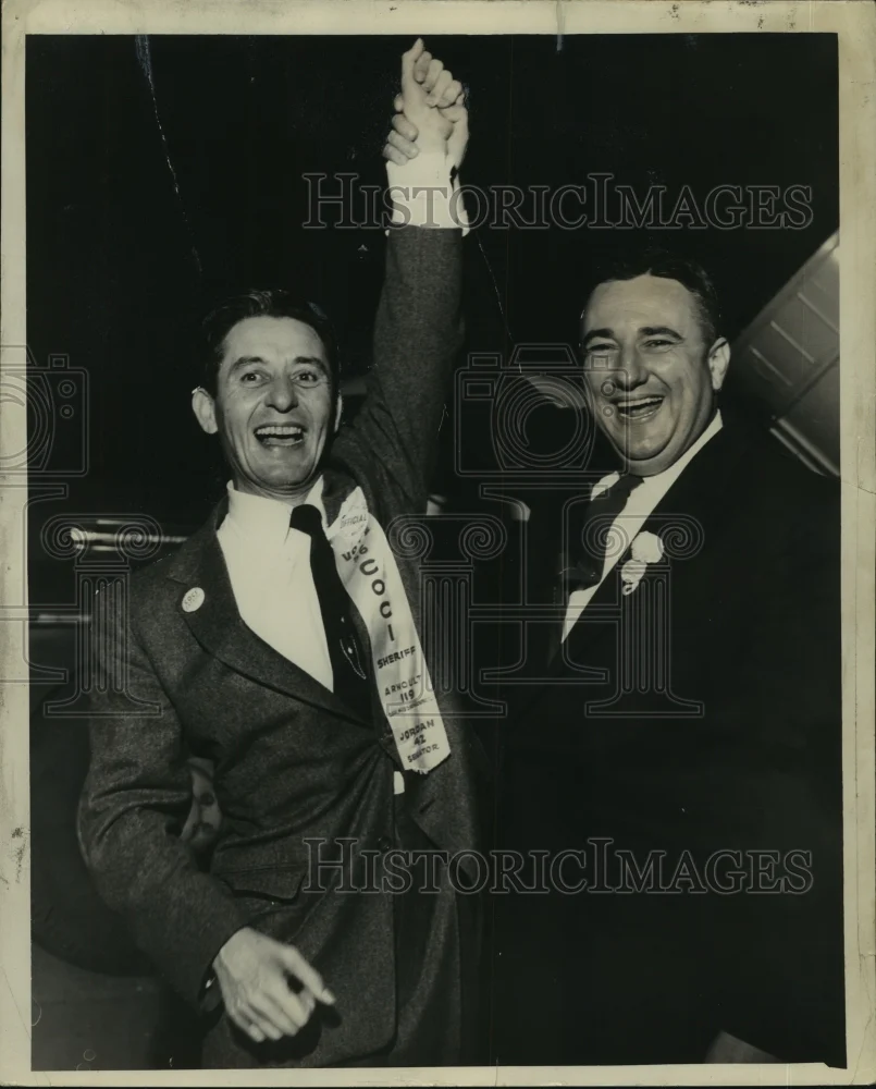1956 Press Photo William S Coci wins with arm raised by Mollere - nob04750