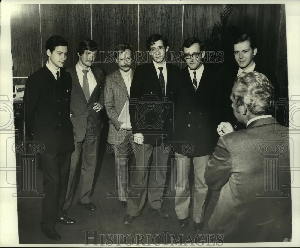 1972 Press Photo New Orleans Mayor meets French civil servants - nob05083