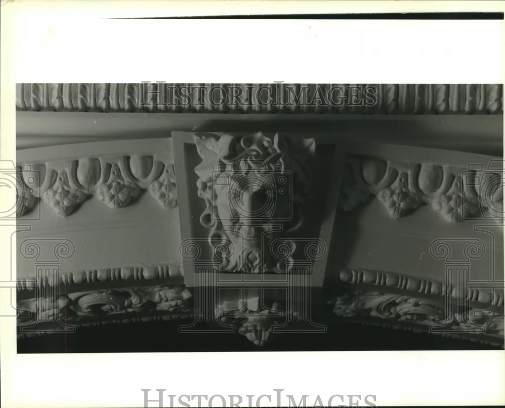 1969 Press Photo Molding in foyer, Mike and Kim Felger's dream house - nob09999