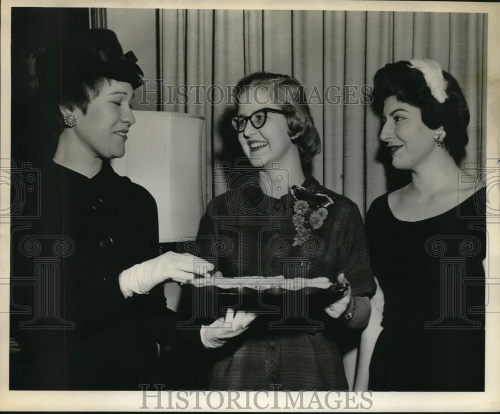 1959 Press Photo Lois Glasscock, Dorothy Gibbens, Betty Messina- student council