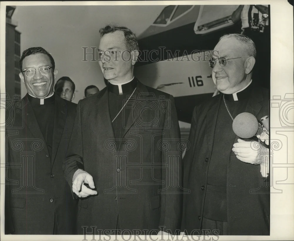 1965 Press Photo Archbishop Hannan arrives at New Orleans International Airport
