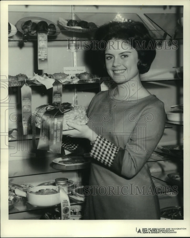 1965 Press Photo Yam queen Miss Linda Lou Hood, Fluker. - nob34930