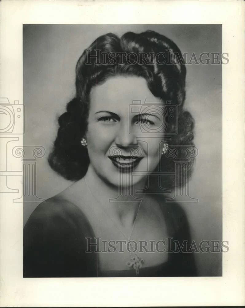1953 Press Photo Mrs. A.J. Higgins Jr., Sponsor of USS Fearless Launching