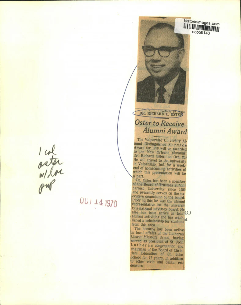 1970 Press Photo Doctor Richard Oster, recipient of Valparaiso Alumni Award - Image 2