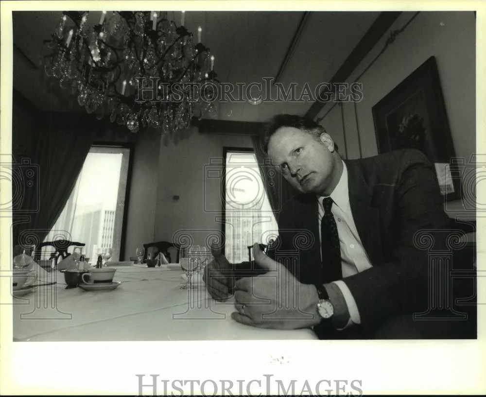1995 Press Photo Robert W. Lewis at the City Energy Club, 1515 Poydras