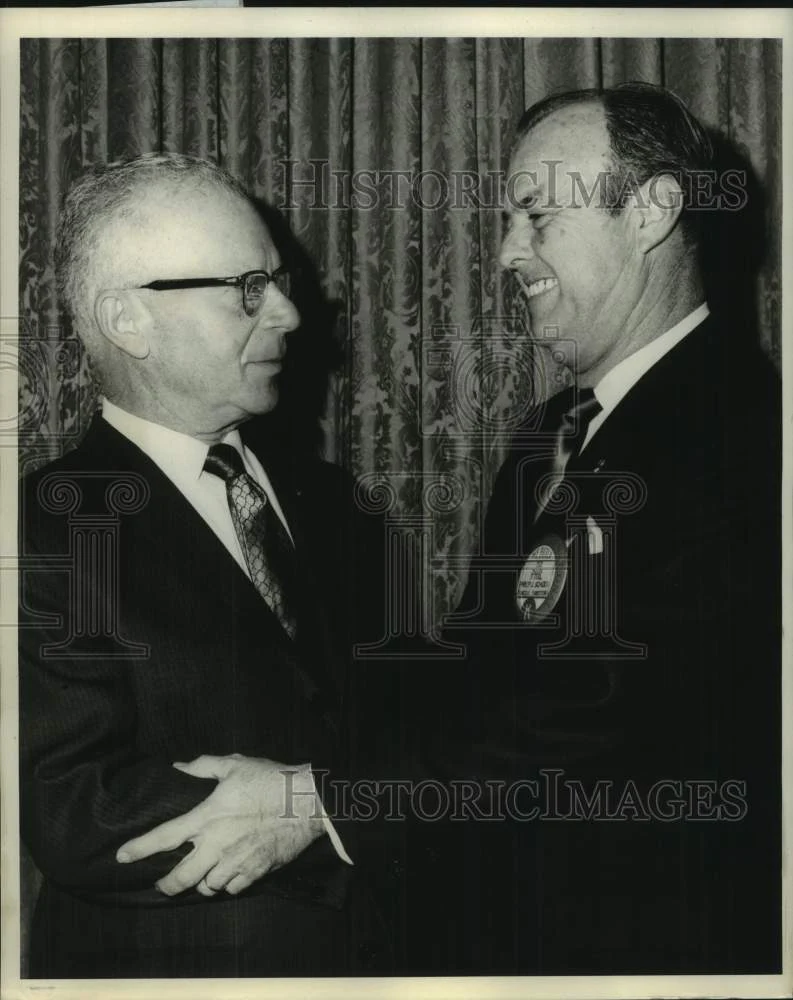 1969 Press Photo Doctor Louis Monte and Philip Schoen III of Kiwanis Club