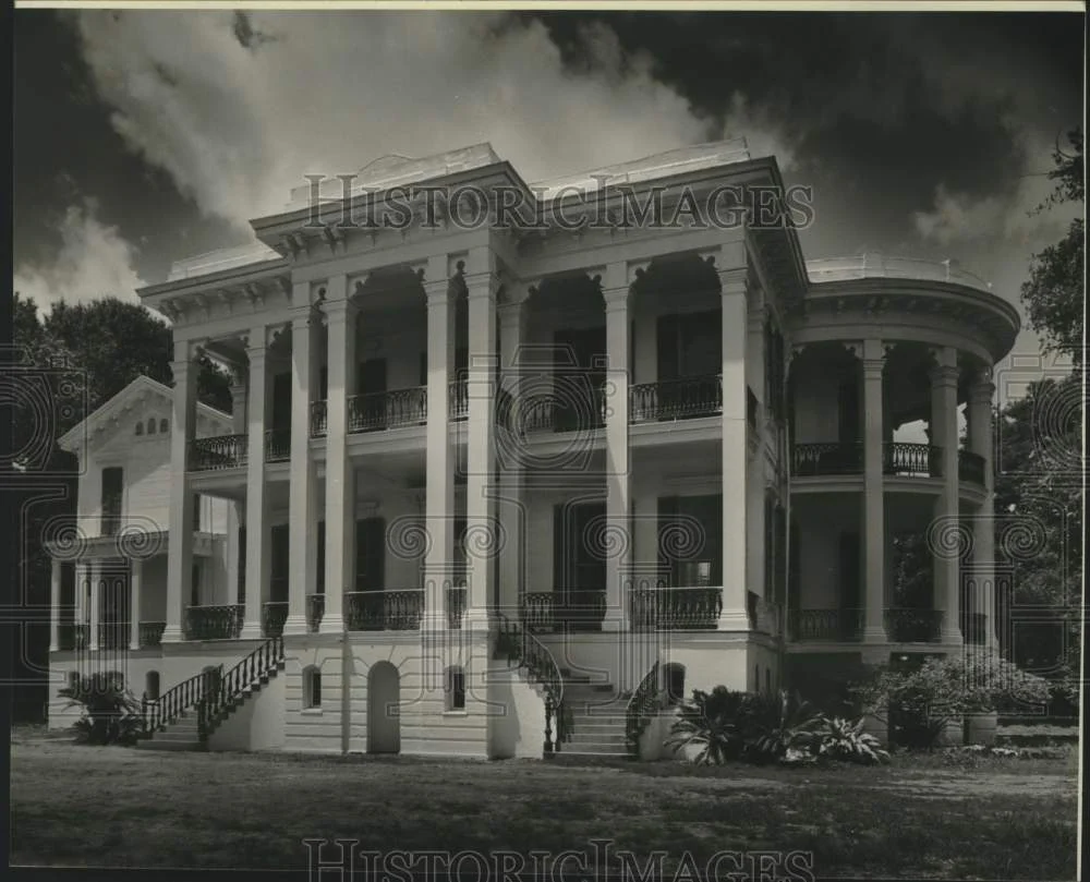 1987 Press Photo Exterior view of Nottoway Plantation - nob97448