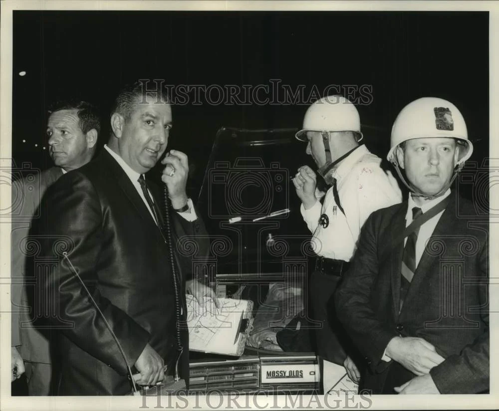1968 Press Photo New Orleans police officers monitor riots - noc04130