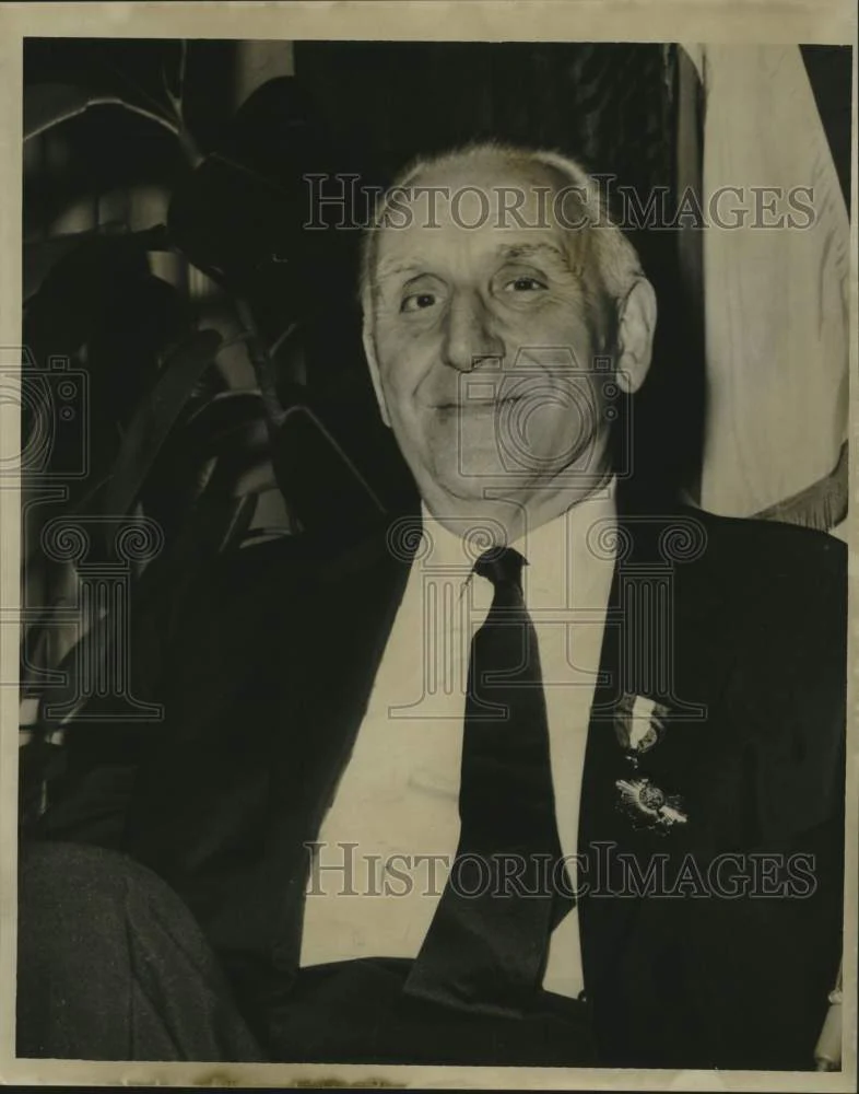 1967 Press Photo Mayor Jose Maria de Porciolas at City Hall - noc08809
