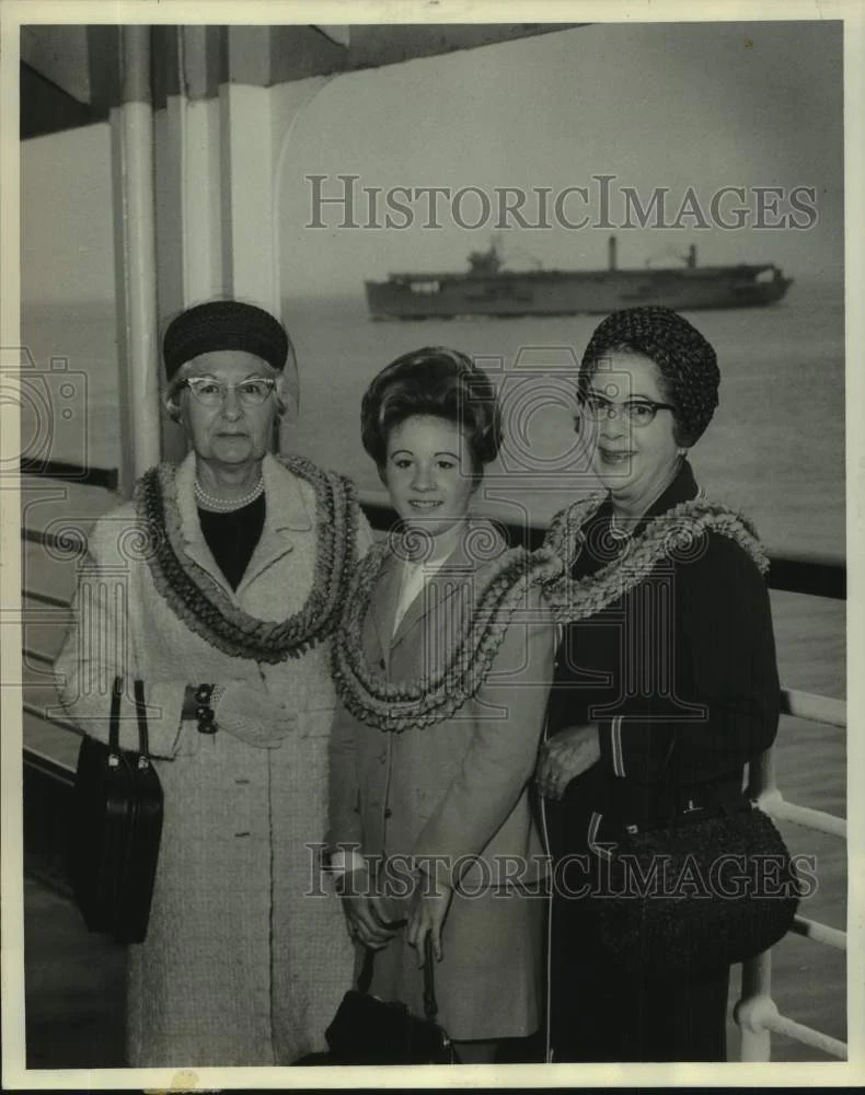 1968 Press Photo S.S. Mariposa - Clara Ridgway and Family on Cruise - noc14543