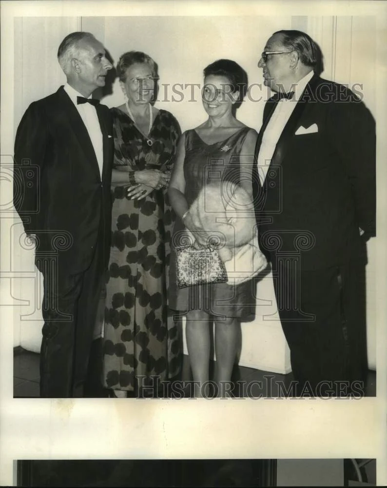 1968 Press Photo Gerhard Roedel and German Week Event Attendees, New Orleans