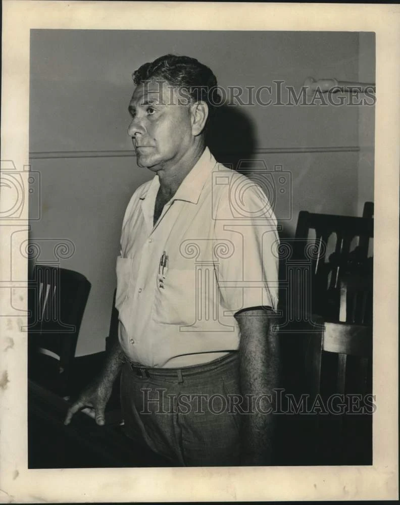 1964 Press Photo Deckhand Harold Robin of Mandeville, Louisiana - noc27766