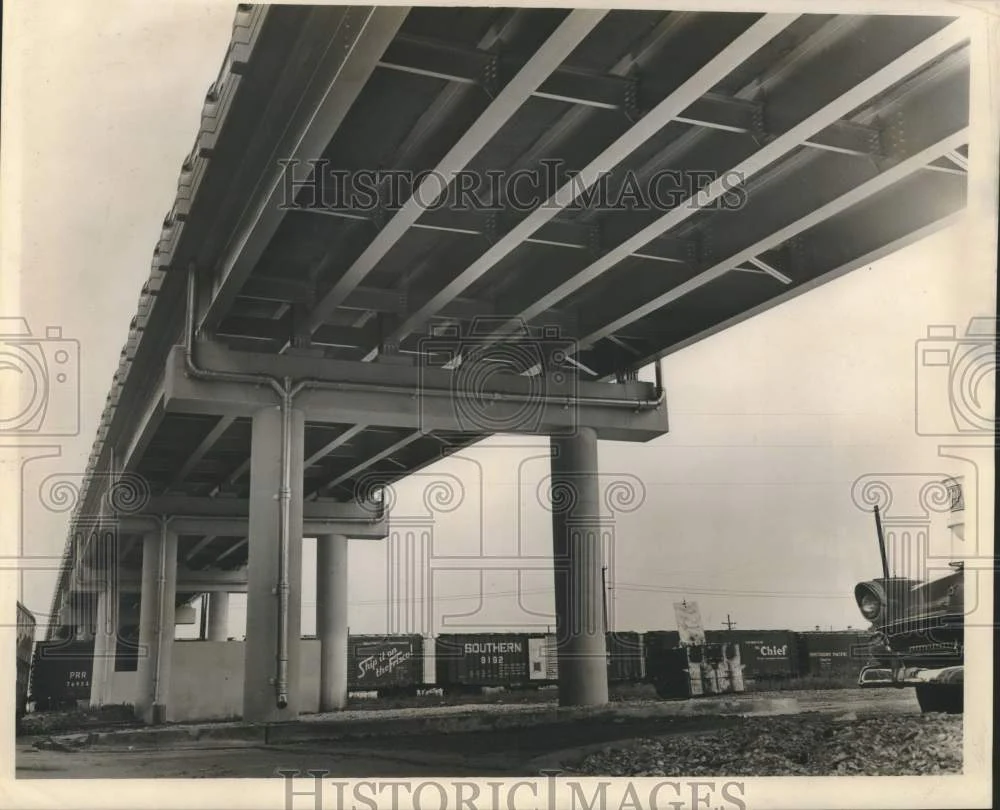 1962 Press Photo Robertson Street Overpass spans railroad tracks - noc34054