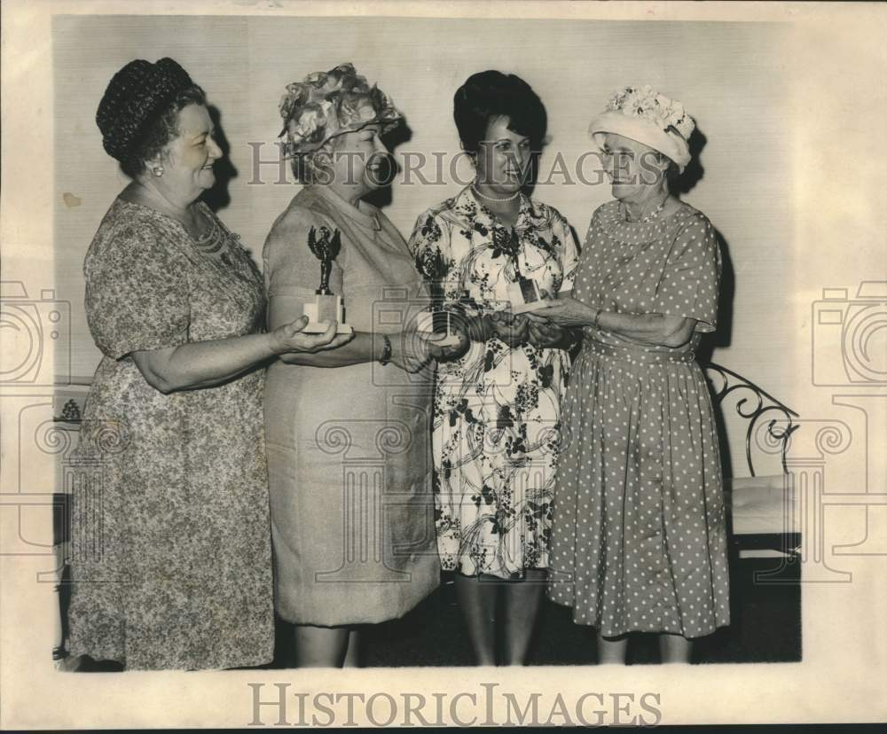 1967 Press Photo New Orleans Federation of Women's Clubs members - noc34111