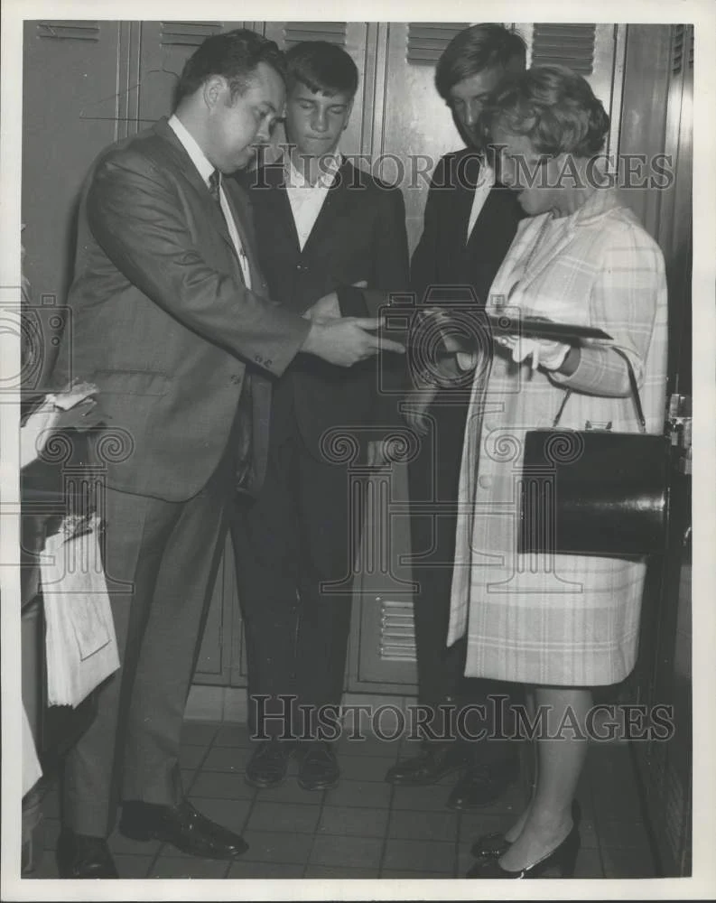 1968 Press Photo Mrs. Mary Zwiefel, wife of the late Sergeant L. Zwiefel