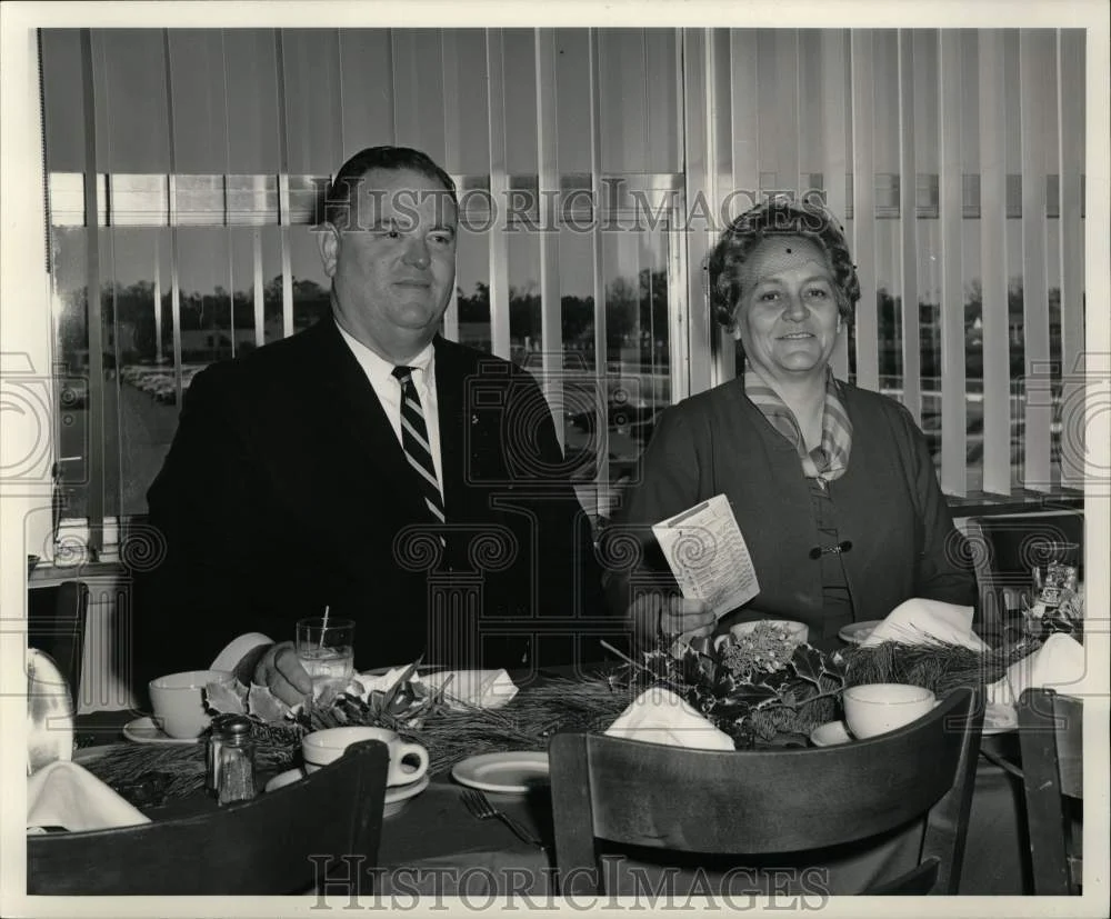1968 Press Photo Mr. and Mrs. CHarles J. Sinnatt at a luncheon. - noc57289