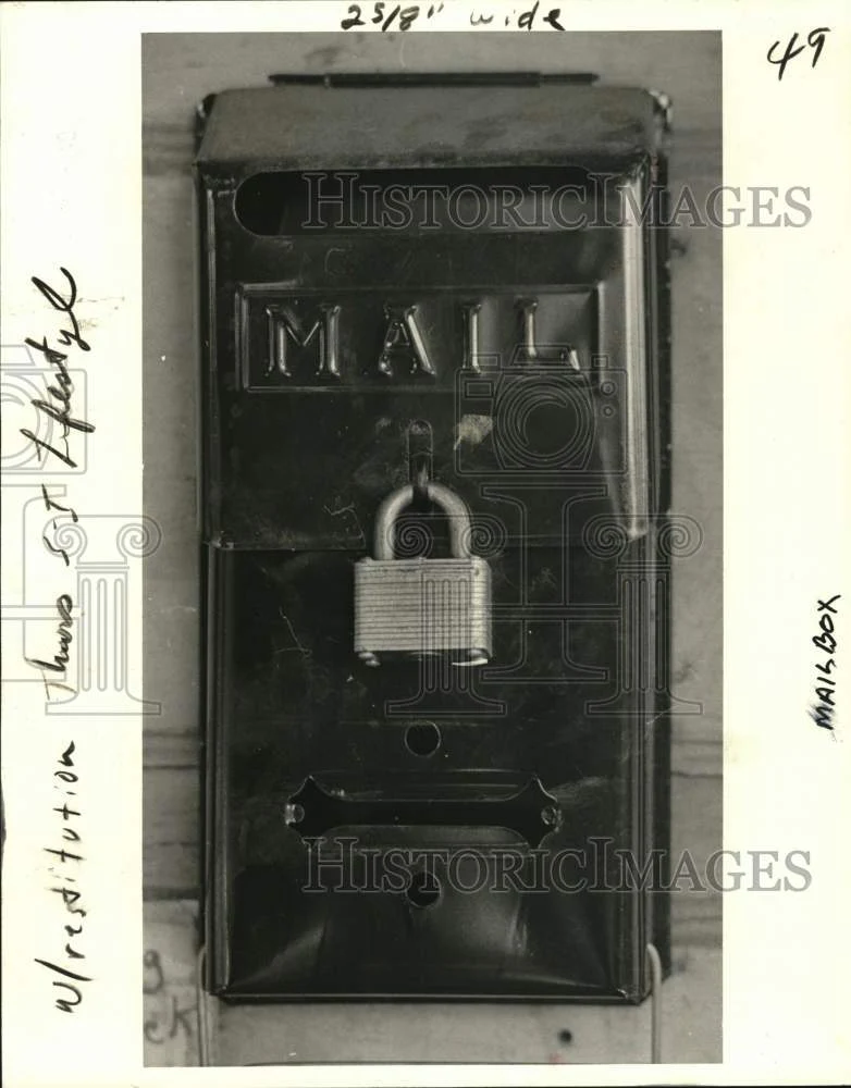 1978 Press Photo Lock on mailbox, elderly's fear being robbed of pension checks