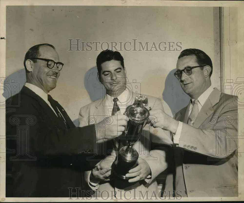 1953 Press Photo Home Builders Association awards Paul Snow in New Orleans