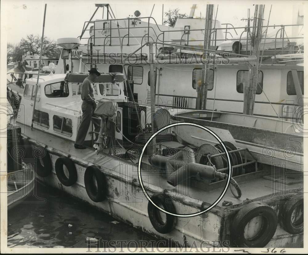 1964 Press Photo Boat with the "Fish" a metallic sounding device to find plane