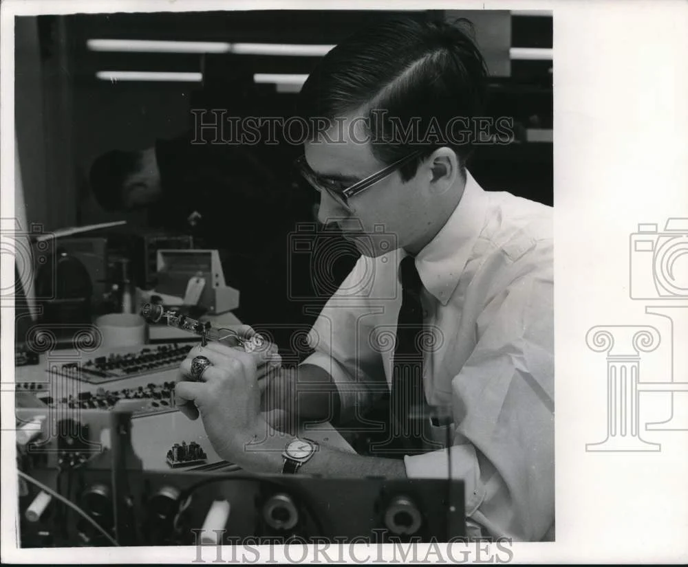 1968 Press Photo David Shaver of New Orleans, a project engineer for TA
