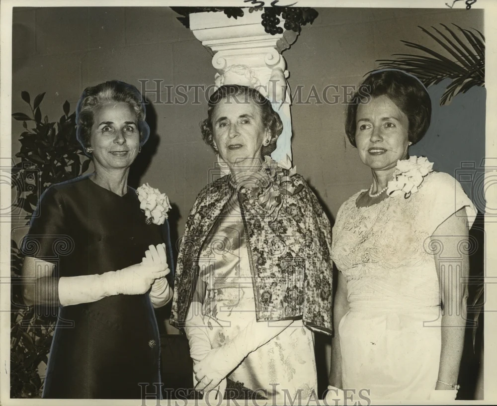 1966 Press Photo New Orleans Garden Society opening reception hostesses