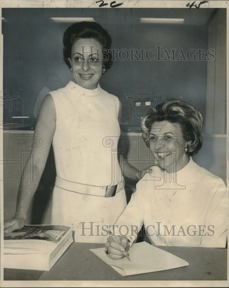 1968 Press Photo Mrs. Carmen Donaldson & Mrs. Catherine Healey to leave CVS