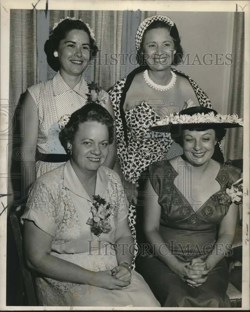 1953 Press Photo Group attending the meeting of the Charity Crib Auxiliary.