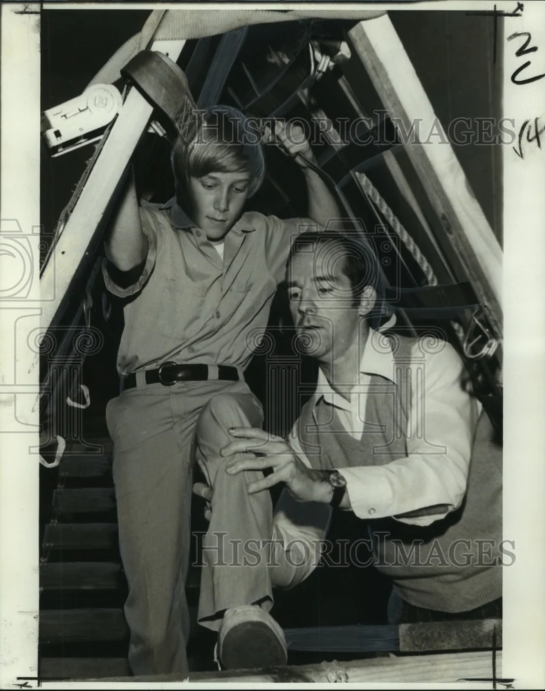 1975 Press Photo UNO Perceptual and Motor Development Program Demonstrated