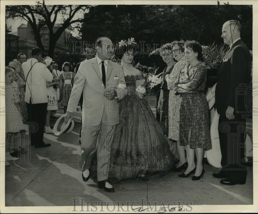 1962 Press Photo Mel Boyer of the Krewe of Adonis with Mayor Victor H. Schiro