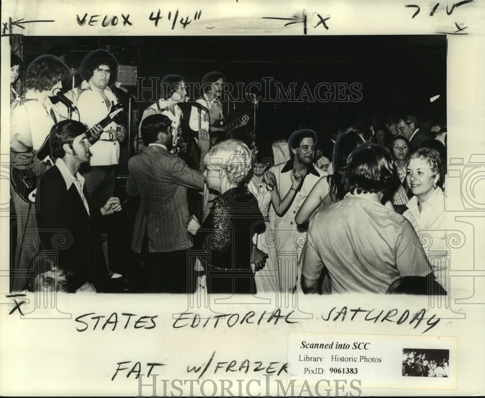 1974 Press Photo "Fat City" nightspot Sancho Panza, crowded dance floor, band