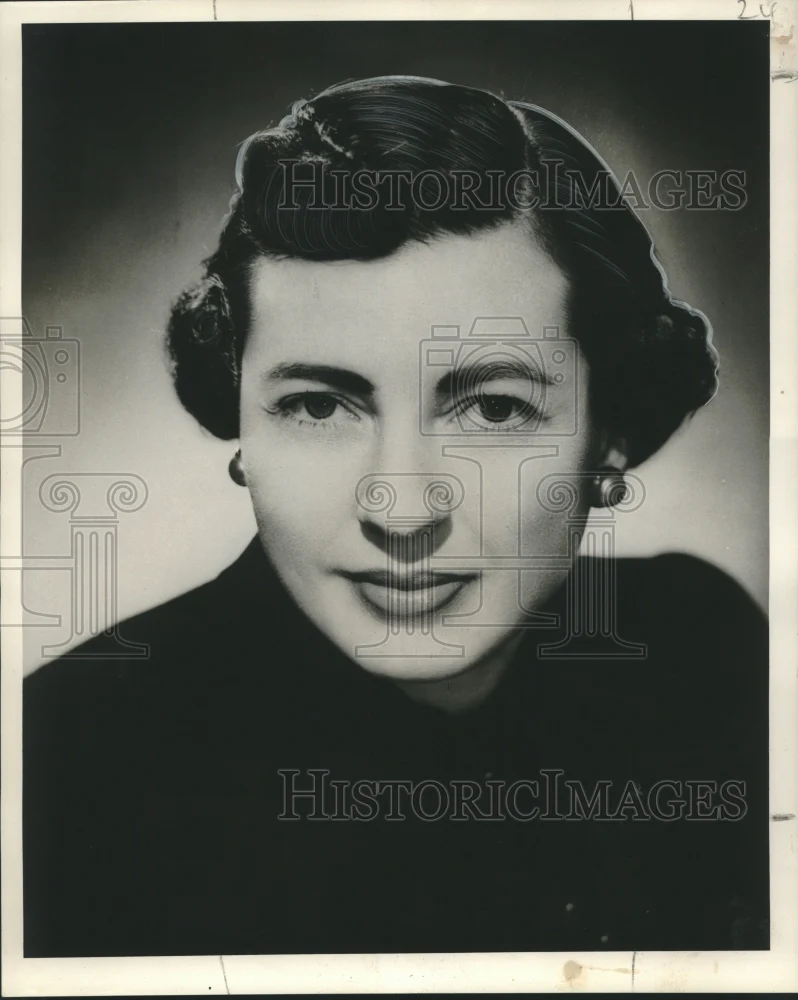 1951 Press Photo Fashion Designer for Nelly Don, Ann Garner - noo20342