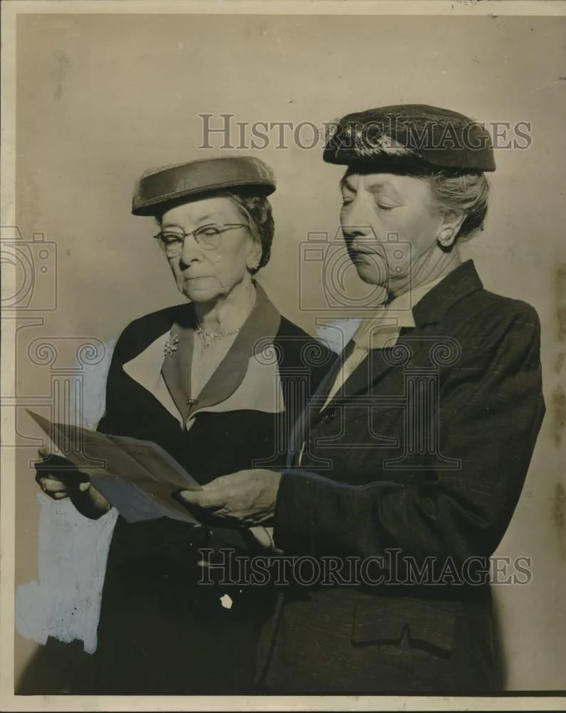 1957 Press Photo Margaret Baumy & Mrs. Gerchow of Archdiocesan Catholic Women
