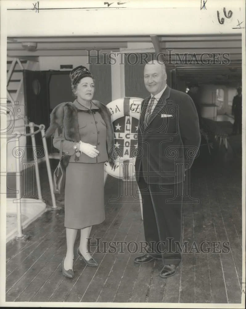 1959 Press Photo Mr. and Mrs. Alvin T. Gibson Begin Caribbean Cruise - noo25997