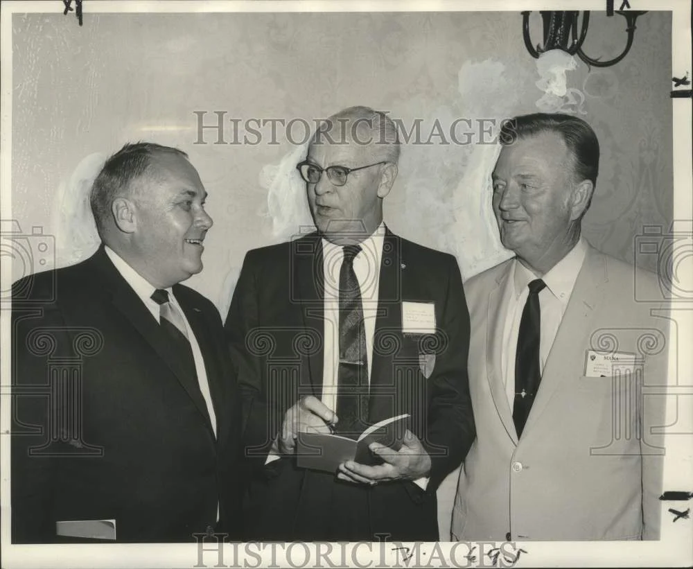 1969 Press Photo Officials, National Association of Manufacturers' Agents