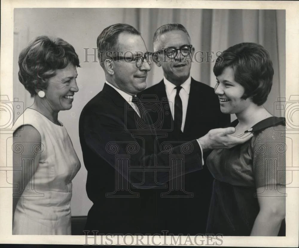 1965 Press Photo Touro Infirmary Officials and Volunteers, New Orleans