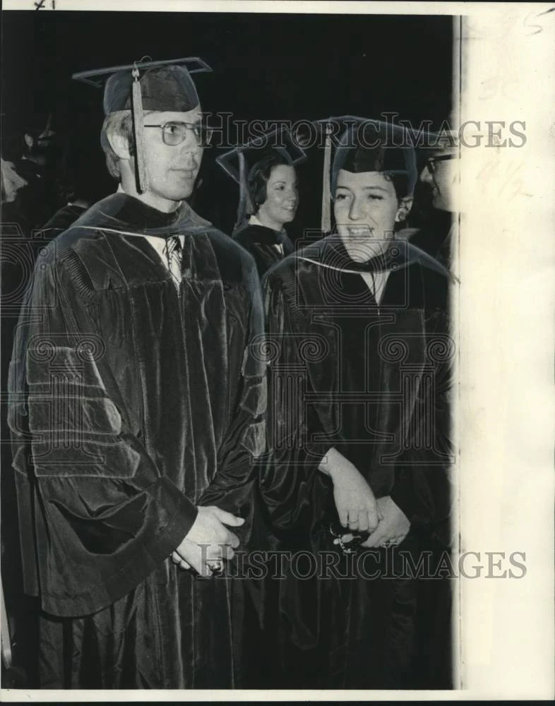 1975 Press Photo Top Graduates of Loyola University Law School - noo32134