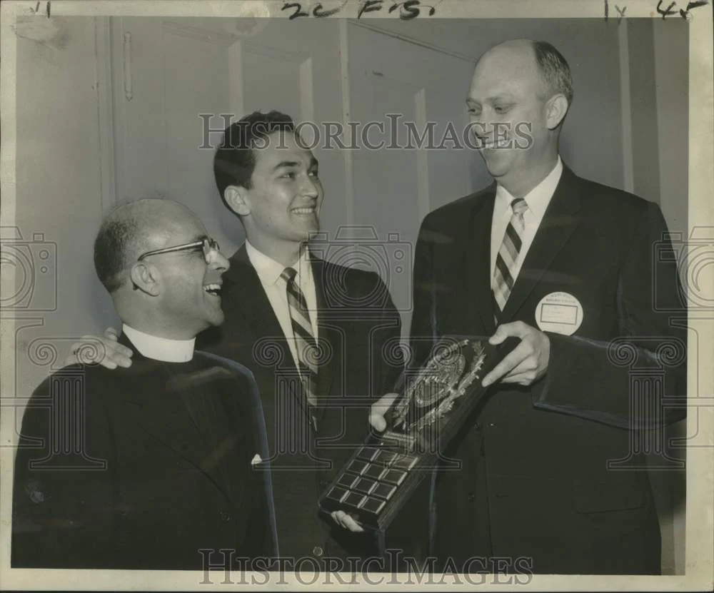 1958 Press Photo Ronald Ruiz awarded by Future Business Leaders of America