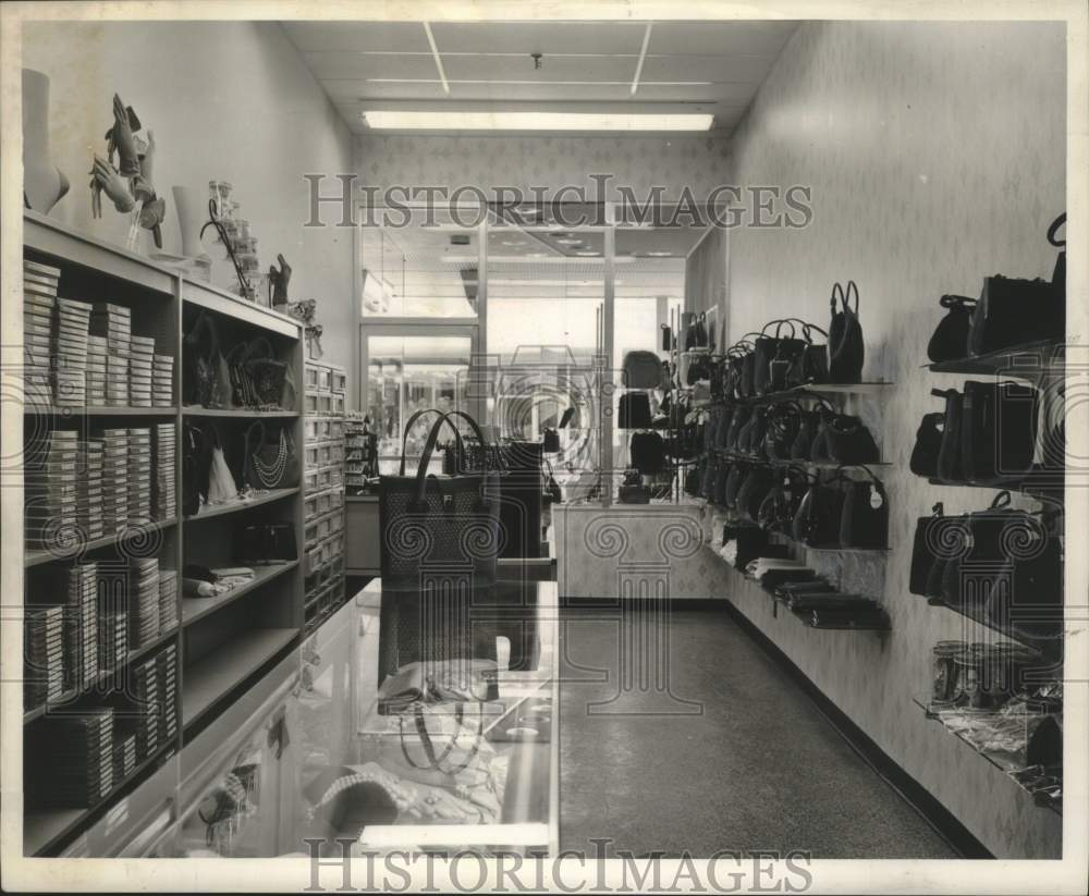1960 Press Photo Jean's Hosiery Store Interior in Lakeside - noo32790
