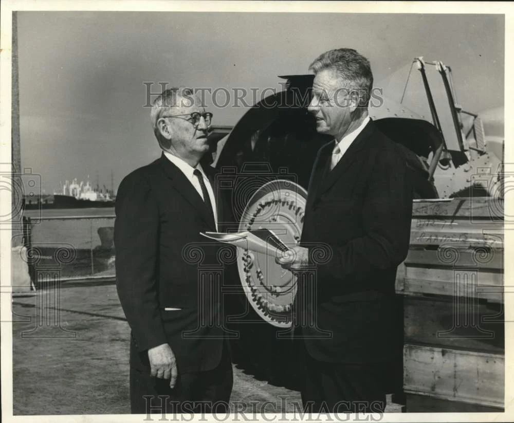 1964 Press Photo Capt. Milton Miles, New Orleans Port Mgr. Alocoa Steamship Co.
