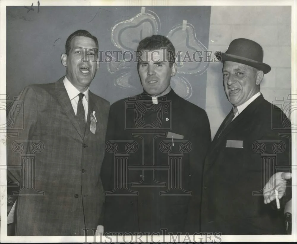 1966 Press Photo Algiers Irish Assoc. officials with new priest in Louisiana