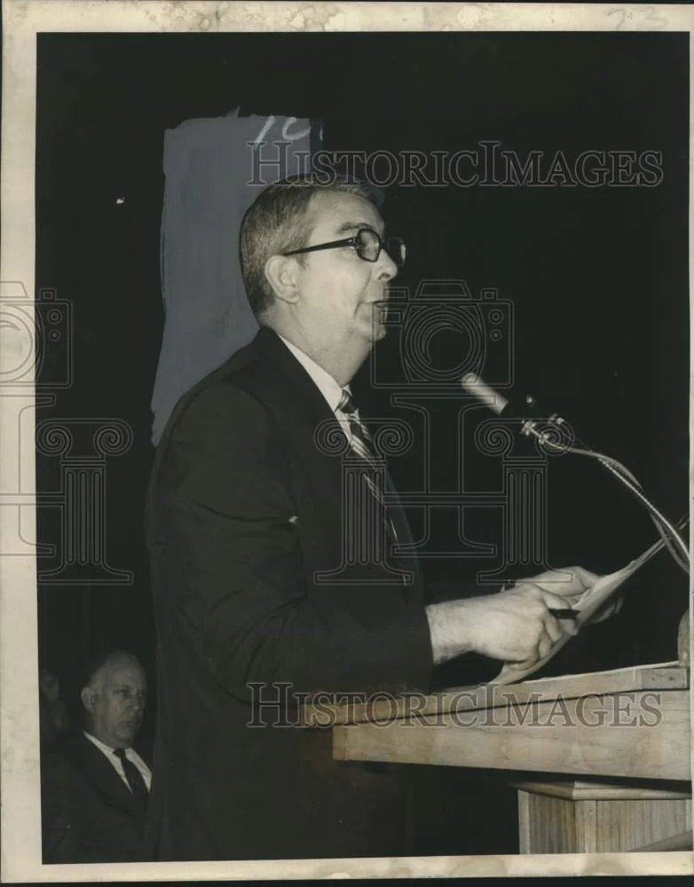1969 Press Photo Donald Organ, speaks against increase in New Orleans fares
