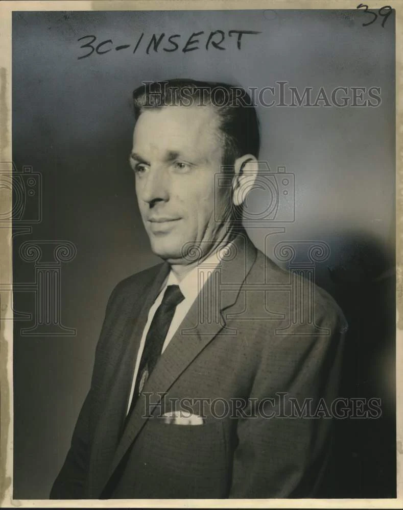 1962 Press Photo Milton J Segura Sr., Manager, Kirschman's Store, Westside