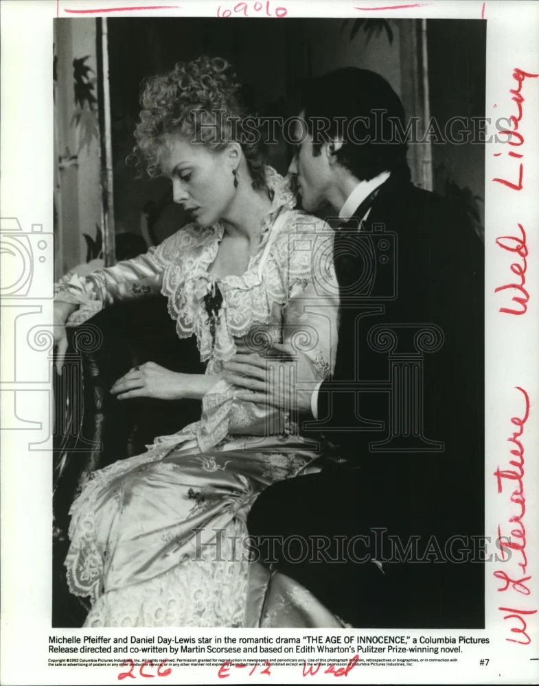 1992 Press Photo Michelle Pfeiffer and Daniel Day-Lewis in The Age of Innocence.