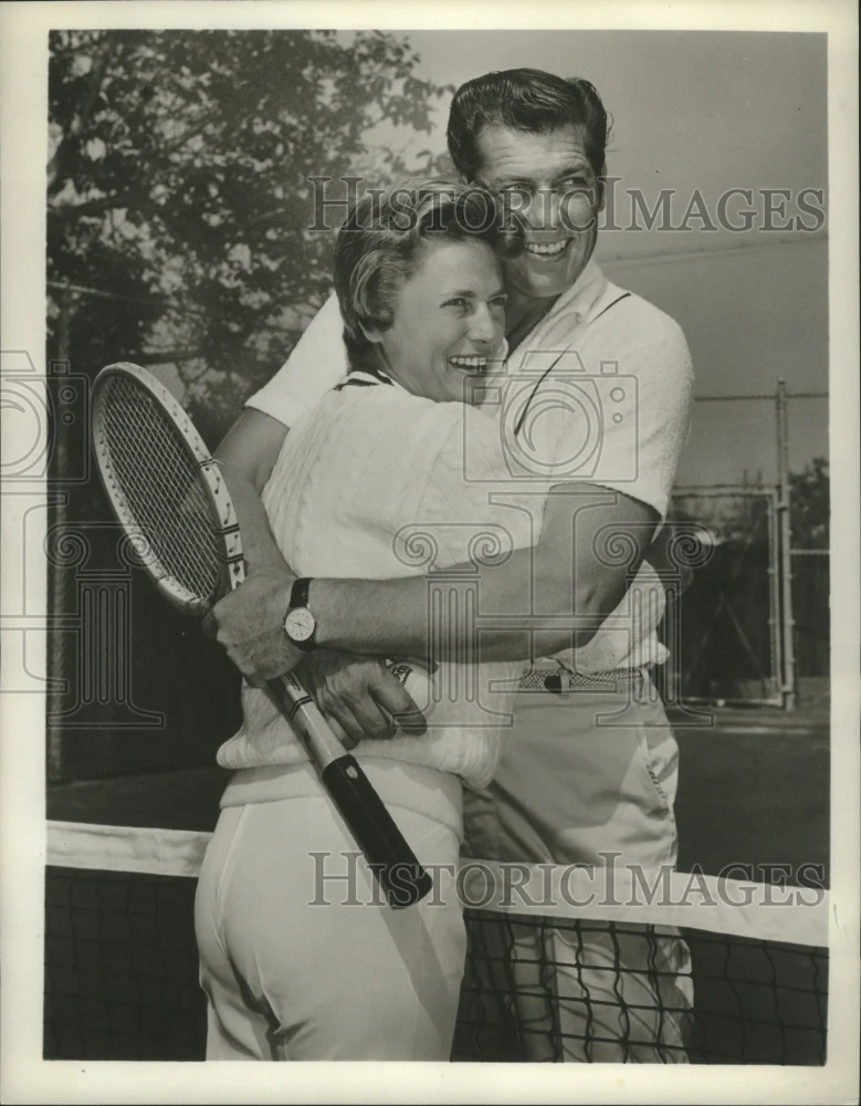 1957 Press Photo Jim L. Brown and his wife Betty on the Tennis courts