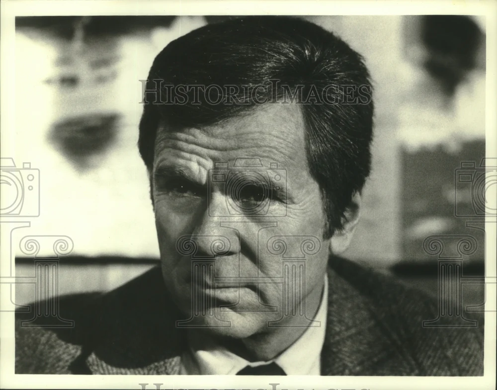 1975 Press Photo Jackie Cooper, actor, on "Mobile One," for ABC - nop19058