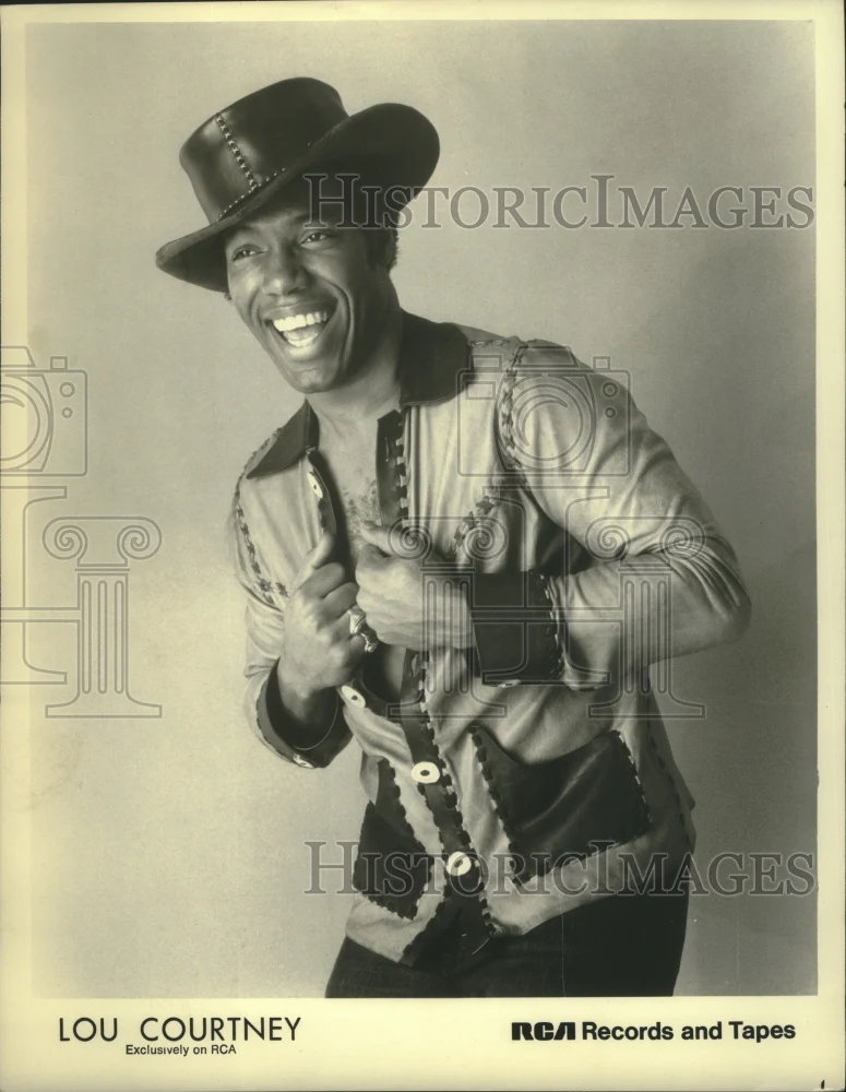 1976 Press Photo Lou Courtney, American Singer and Songwriter - nop19608