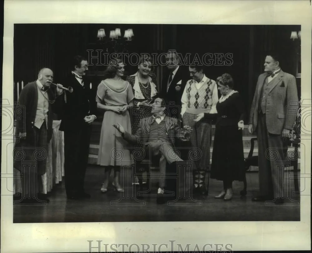 1987 Press Photo Actor Robert Lindsay with cast of "Me and My Girl" performance