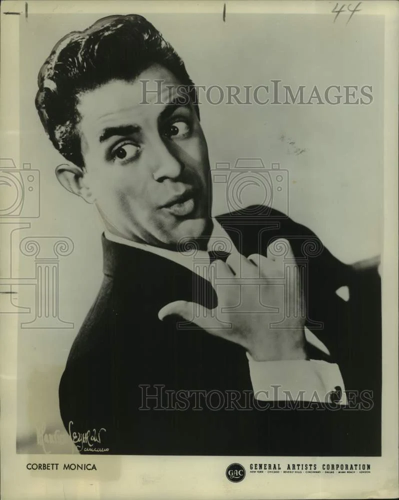 1957 Press Photo America's comedy star Corbett Monica performs at Blue Room
