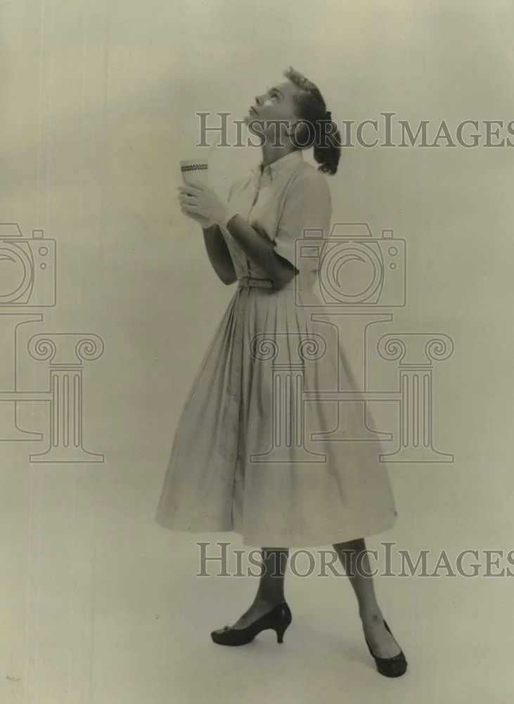 1957 Press Photo Carolyn Porter, cast of the NBC-TV's "True Story" - nop67606